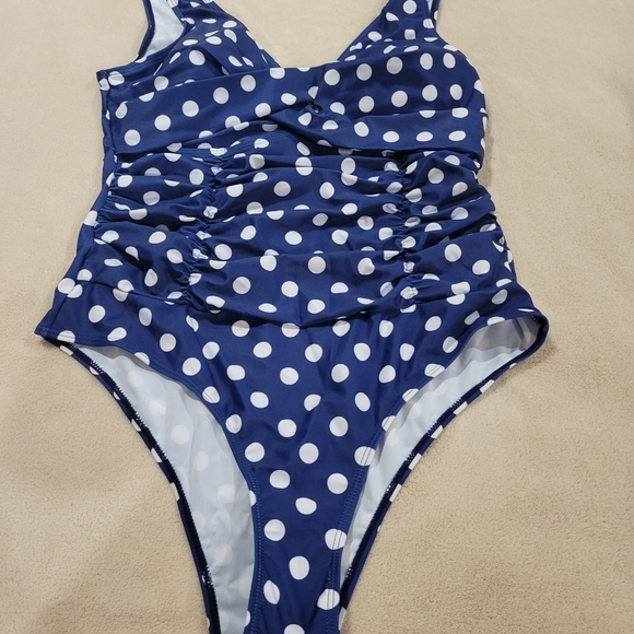 Women's one piece bathing suit (NWT) - Picture 4 of 6